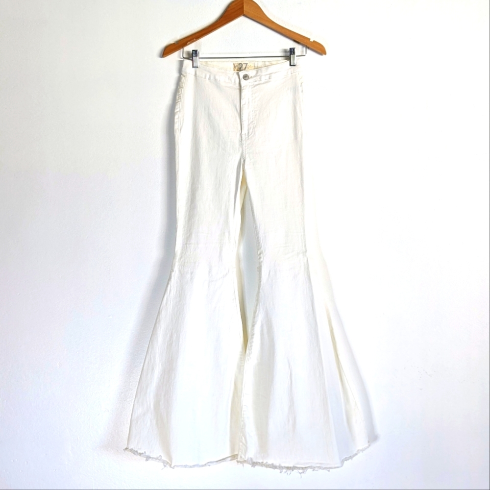 Free People We The Free White Bell Bottom Pants  Size 27 NWOT